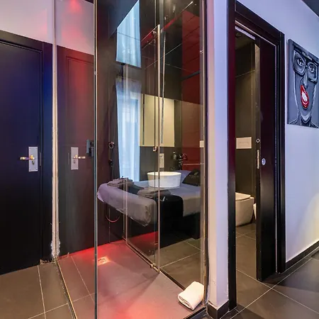 Maximum Hub Suite&Spa-3